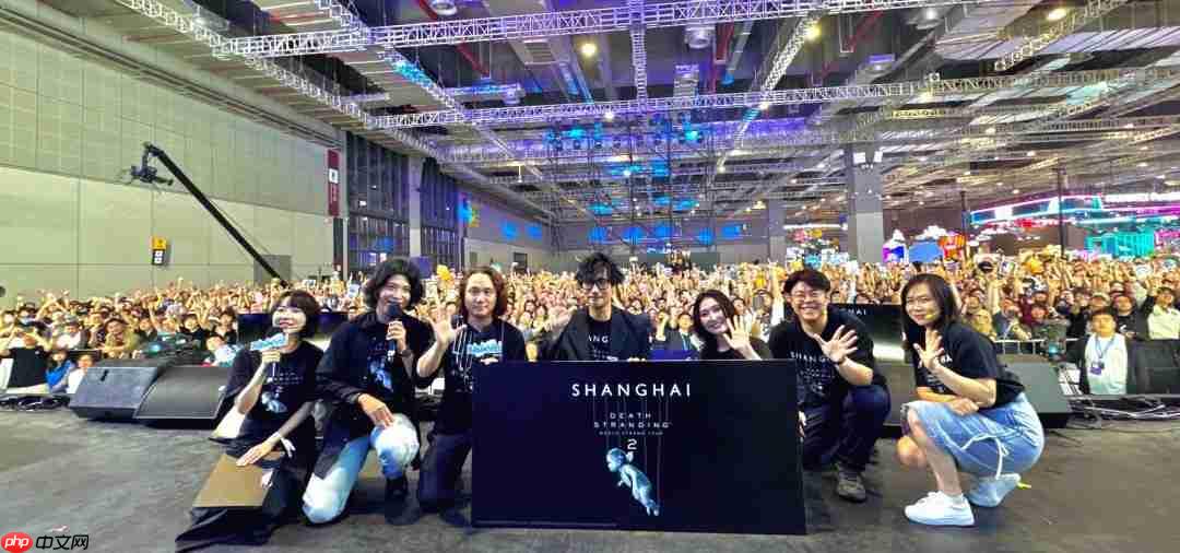 小岛和《死亡搁浅2》中配演员曹真、徐慧合影 点赞留念