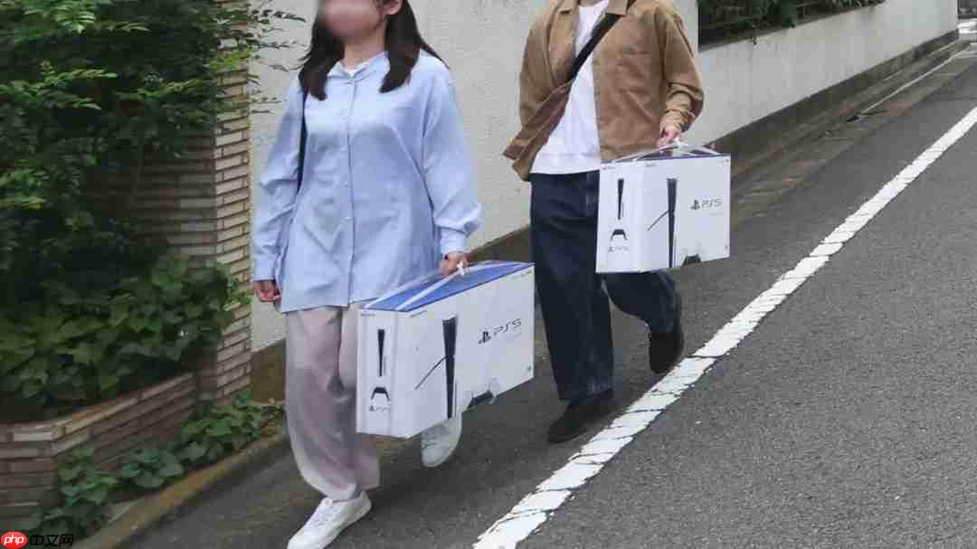 PS5谷歌地图版搞笑广告：无论男女老幼都抱着一台PS5