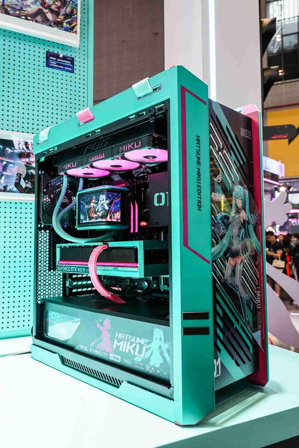 MIKU应援战力空前！ROG夜神RTX5080RO姬x初音未来版显卡