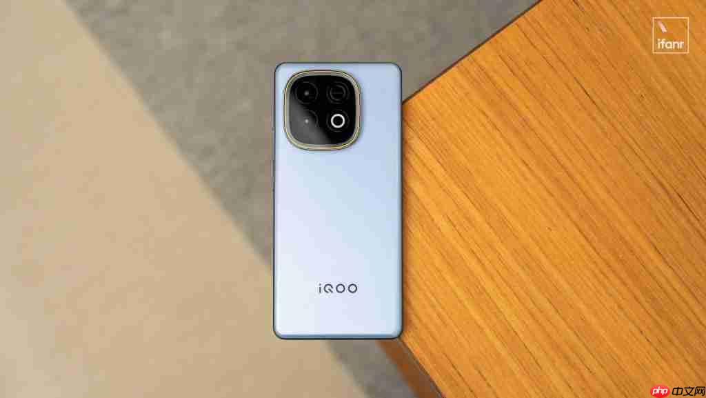 8000mah 大电池，是手机、板砖还是充电宝？