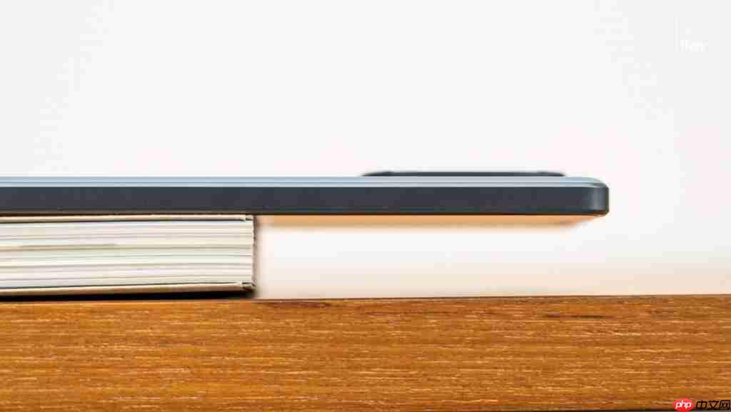 8000mAh 大电池，是手机、板砖还是充电宝？