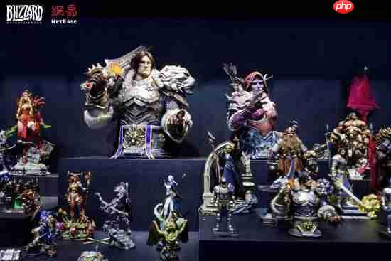暴雪CJ展台超长雕像墙返图 更有多位美女Coser!