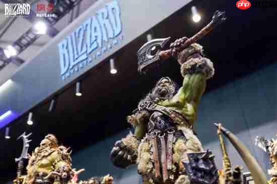 暴雪CJ展台超长雕像墙返图 更有多位美女Coser!