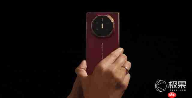  华为三折叠屏新机又放大招！带外折薄过直板机、主摄自拍 + 手势切屏体验拉满 .