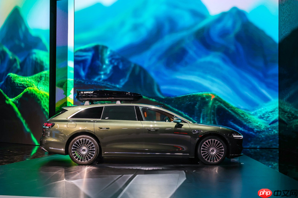 享界S9T亮相成都车展 用“场景定义”满足多元出行需求