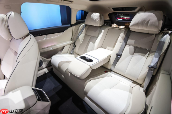 享界S9T亮相成都车展 用“场景定义”满足多元出行需求