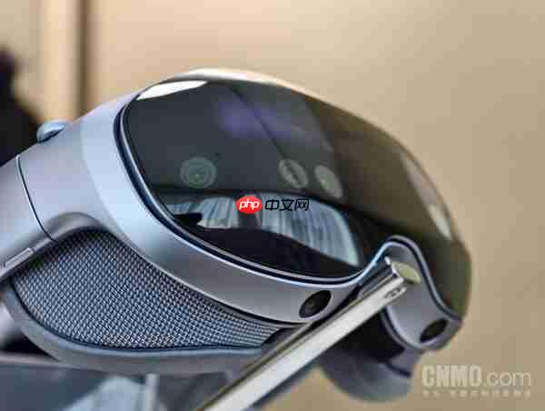 vivo Vision 探索版：398 克超轻机身 一次谨慎而勇敢的“视界”初探