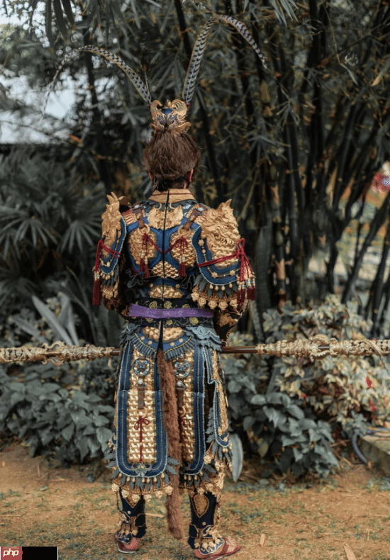 还原度极高！老外耗时6个月手工打造《黑神话：悟空》Cos服