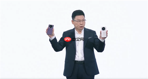 全球独此一家三折叠 麒麟9020登上发布会！华为Mate XTs非凡大师正式发布