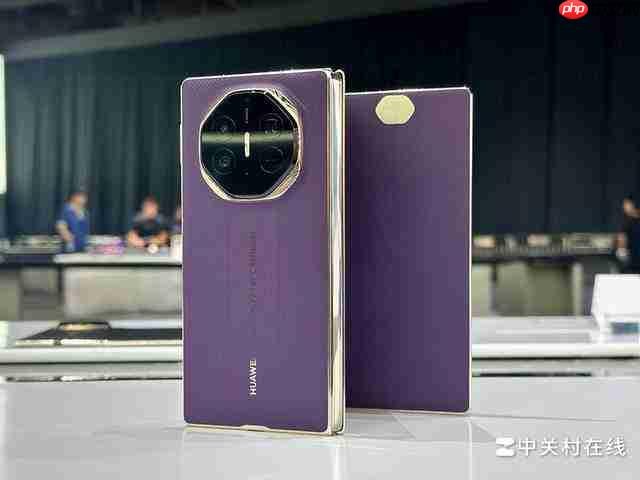 非凡三折设计 华为 Mate XTs 非凡大师上手组图