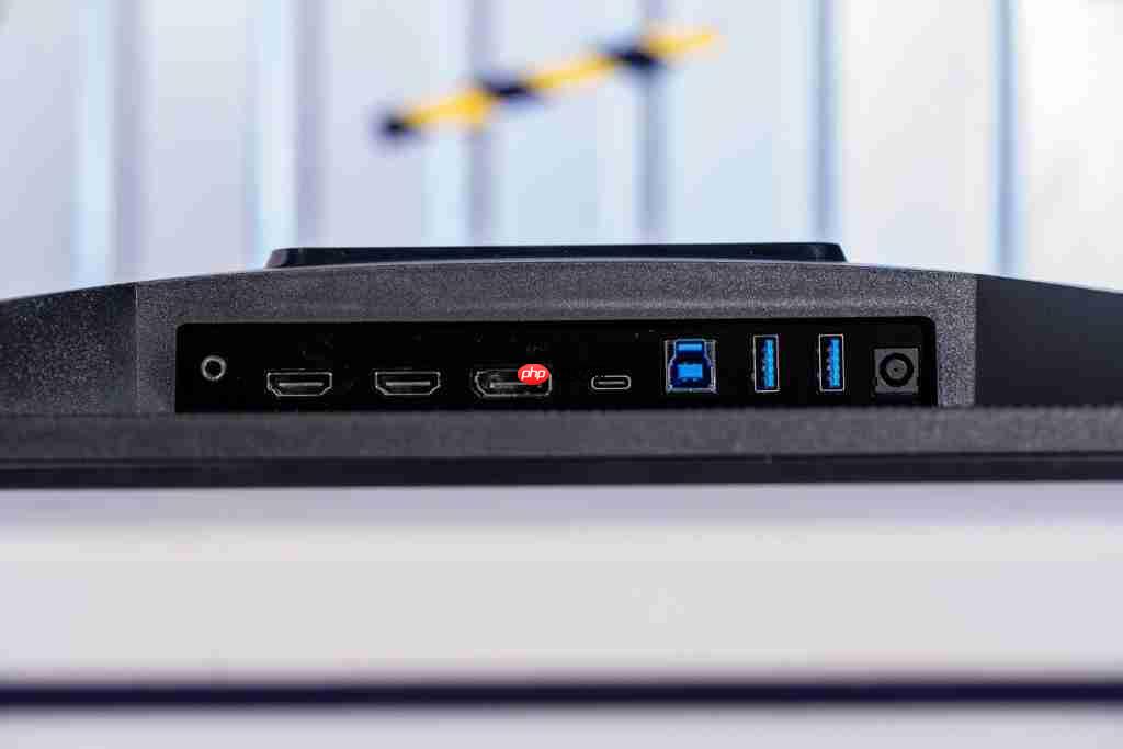  技嘉 MO27Q28G 显示器评测：第四代 OLED 电竞旗舰，高画质高刷新体验 