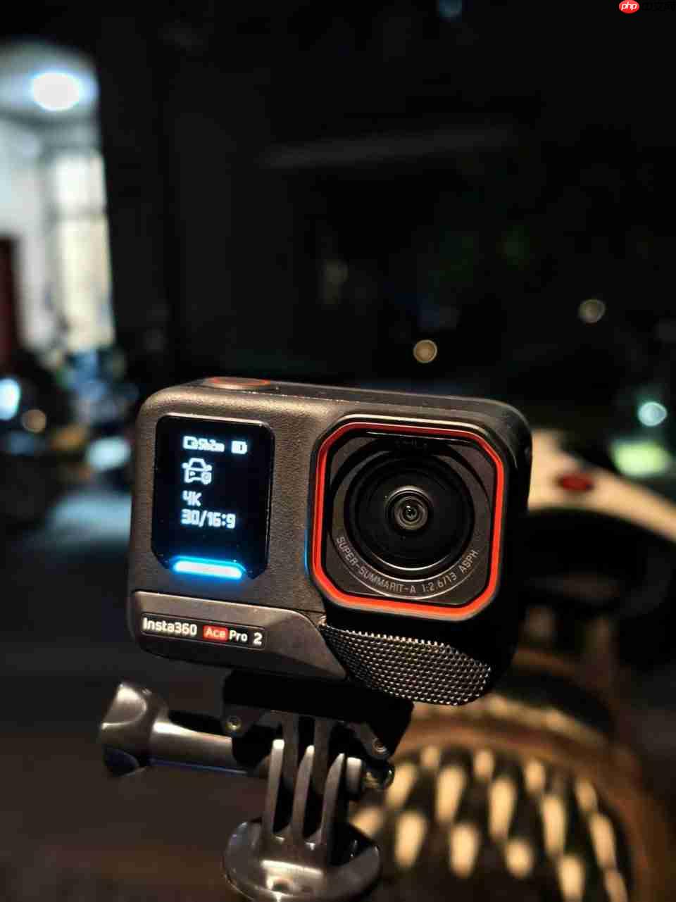 Insta360 Go Ultra彻底火出了圈！影石这波全靠天时地利人和？