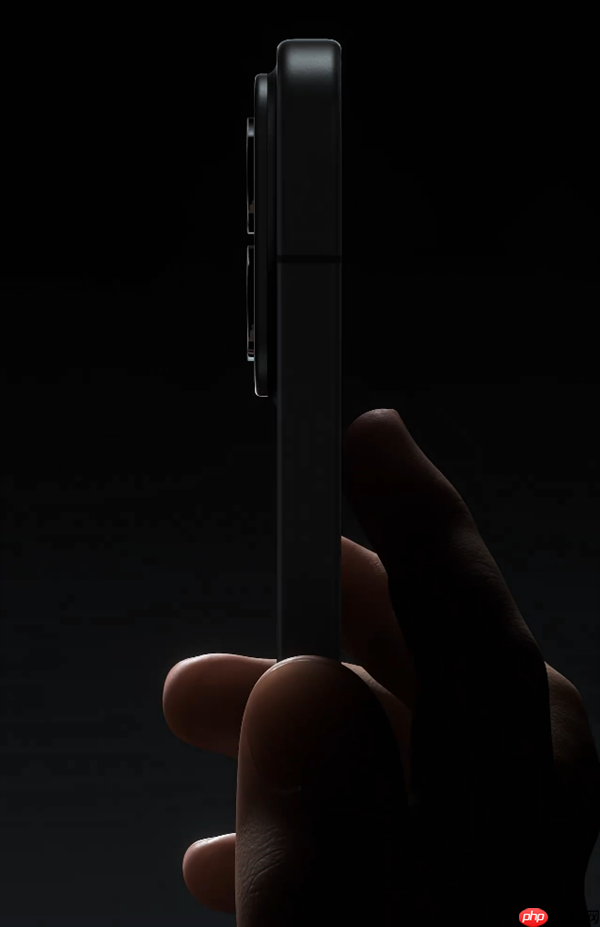 行业独一无二的新设计！小米17 Pro Max外观正式公布：比iPhone 17多了一块屏