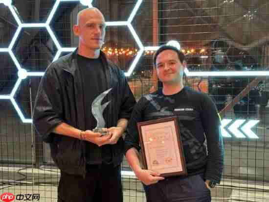 《2077》获银河奖最佳科幻游戏奖 主创与刘慈欣交流