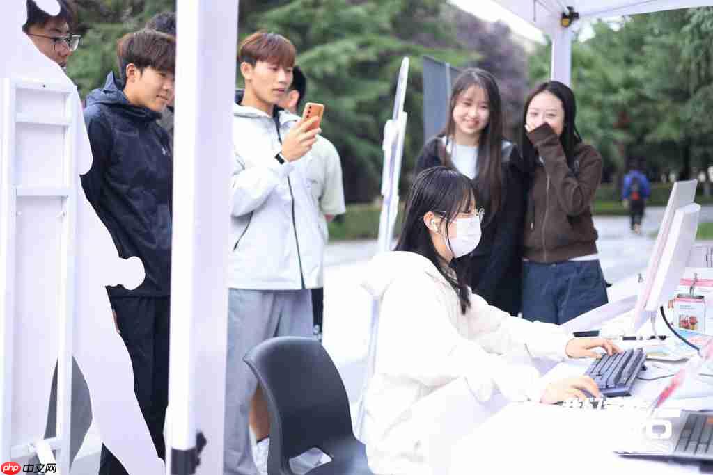  潮好玩校园行第二季首站来袭 飞利浦 EVNIA 旗舰游戏显示器引爆现场关注 