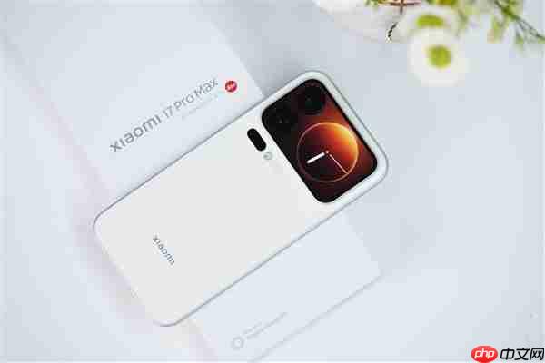 多一块屏对标iPhone 17 Pro Max！小米17 Pro Max图赏