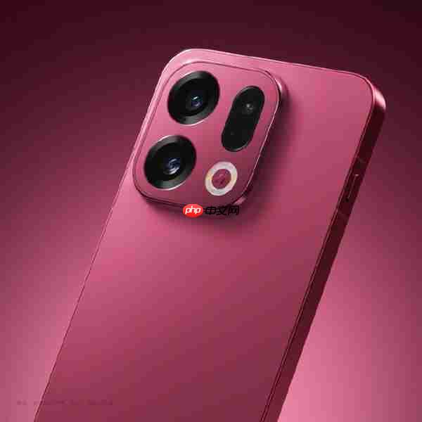 OPPO Find X9系列特别色亮相：红色机身 独创绒砂工艺
