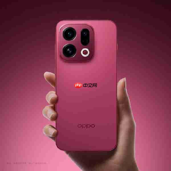 OPPO Find X9系列特别色亮相：红色机身 独创绒砂工艺