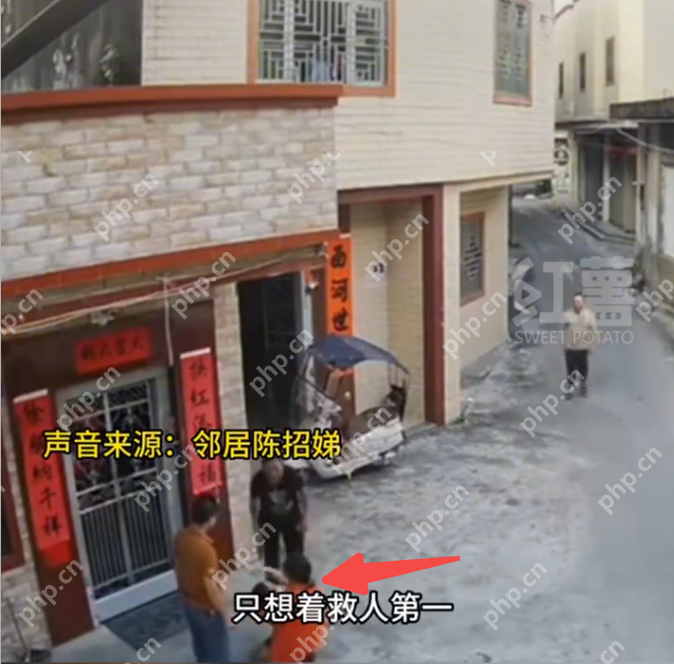 2岁幼童悬挂二楼阳台命悬一线：掉下瞬间被邻居大姐稳稳接住 - 创想鸟