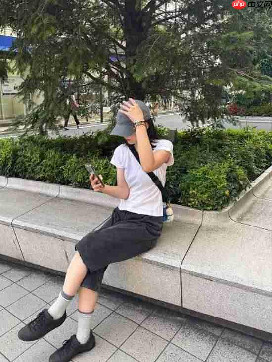 《寂静岭f》脸模晒新照！怀抱玩偶素颜清纯