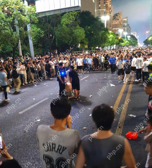 男子被误认持刀遭踹倒后交给民警是怎么回事？详情介绍 - 创想鸟