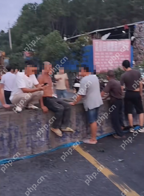 湖南邵阳一过水天桥被撞垮塌阻断交通 官方回应：无人员受伤，道路连夜抢通 - 创想鸟