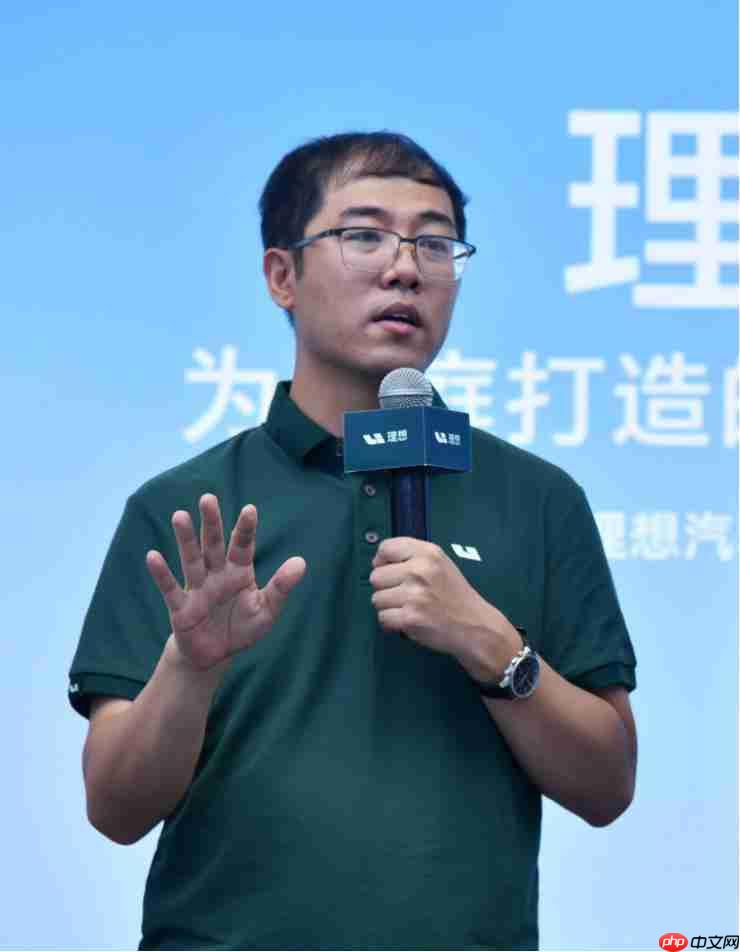 「理想同学」的进化史：从 AI 助手到智能体的自研之路 