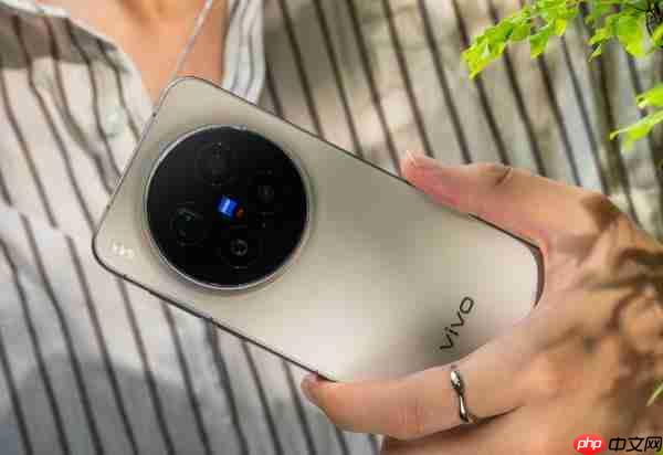 vivo X300 系列发布 2 亿像素＋天玑 9500 4399 元起售