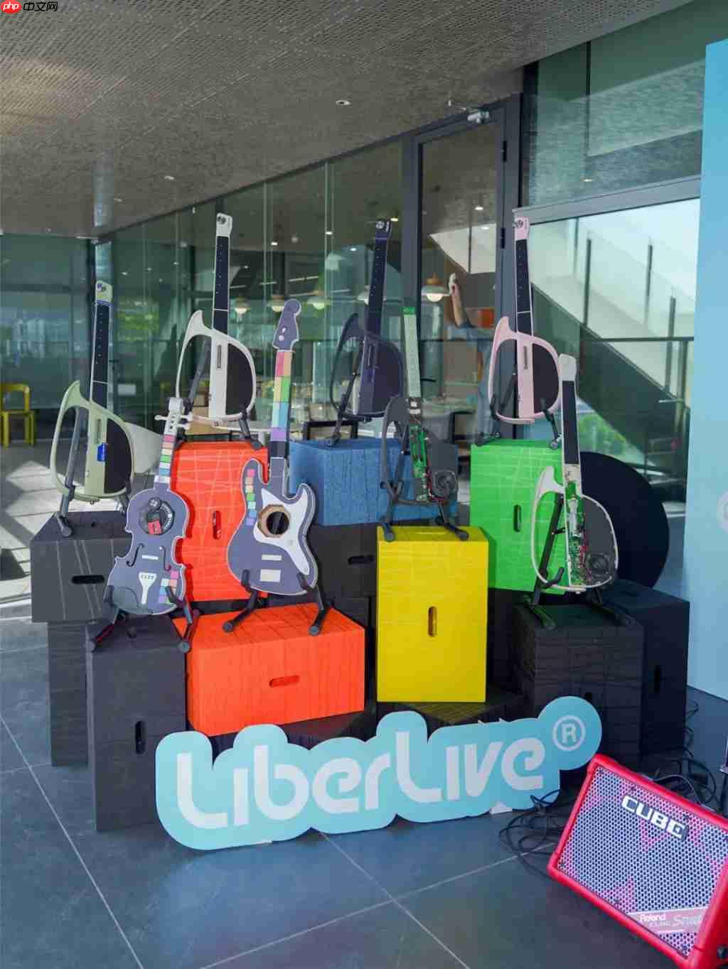 一把吉他卖出 10 亿后，LiberLive 选择自我革命