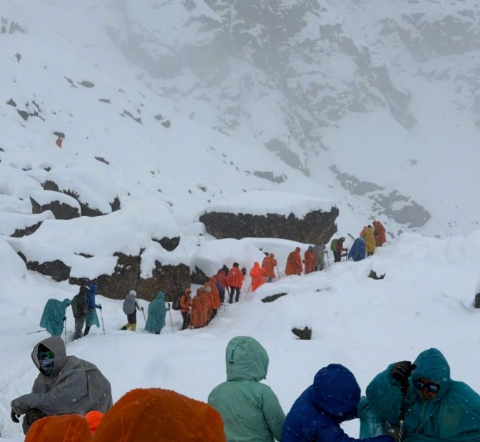 青海通报被困徒步者救援进展：137人安全转移，1人遇难 - 创想鸟