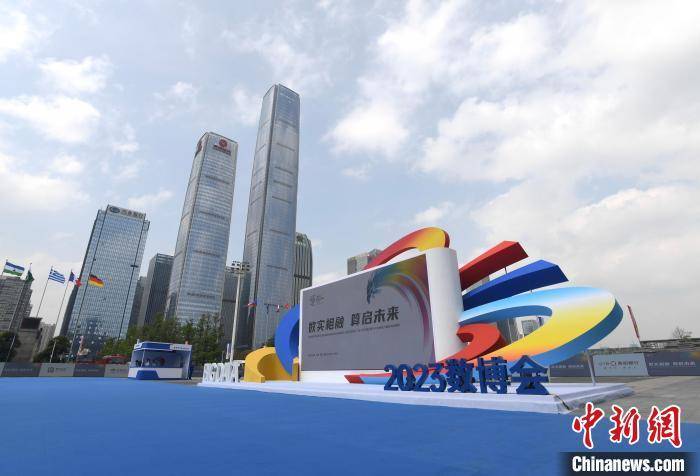 ChatGPT和大模型开启人类通用人工智能之旅