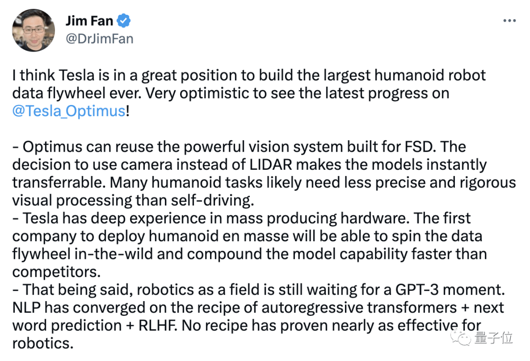 特斯拉人形机器人集体出街！马斯克：比车便宜，会有100亿台