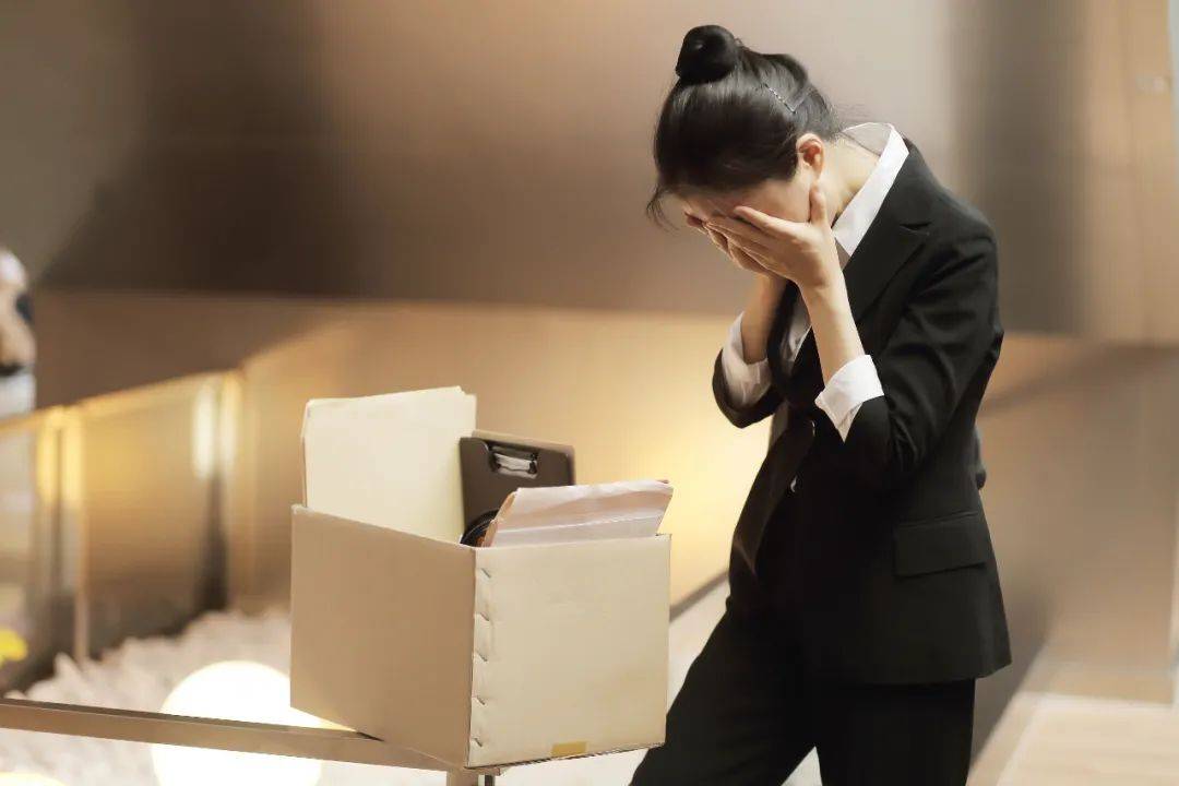 基金经理要失业了？有机构让AI管基金，总经理：降低回撤10个百分点！程序员、音乐人、模特…哪些人将被AI取代？