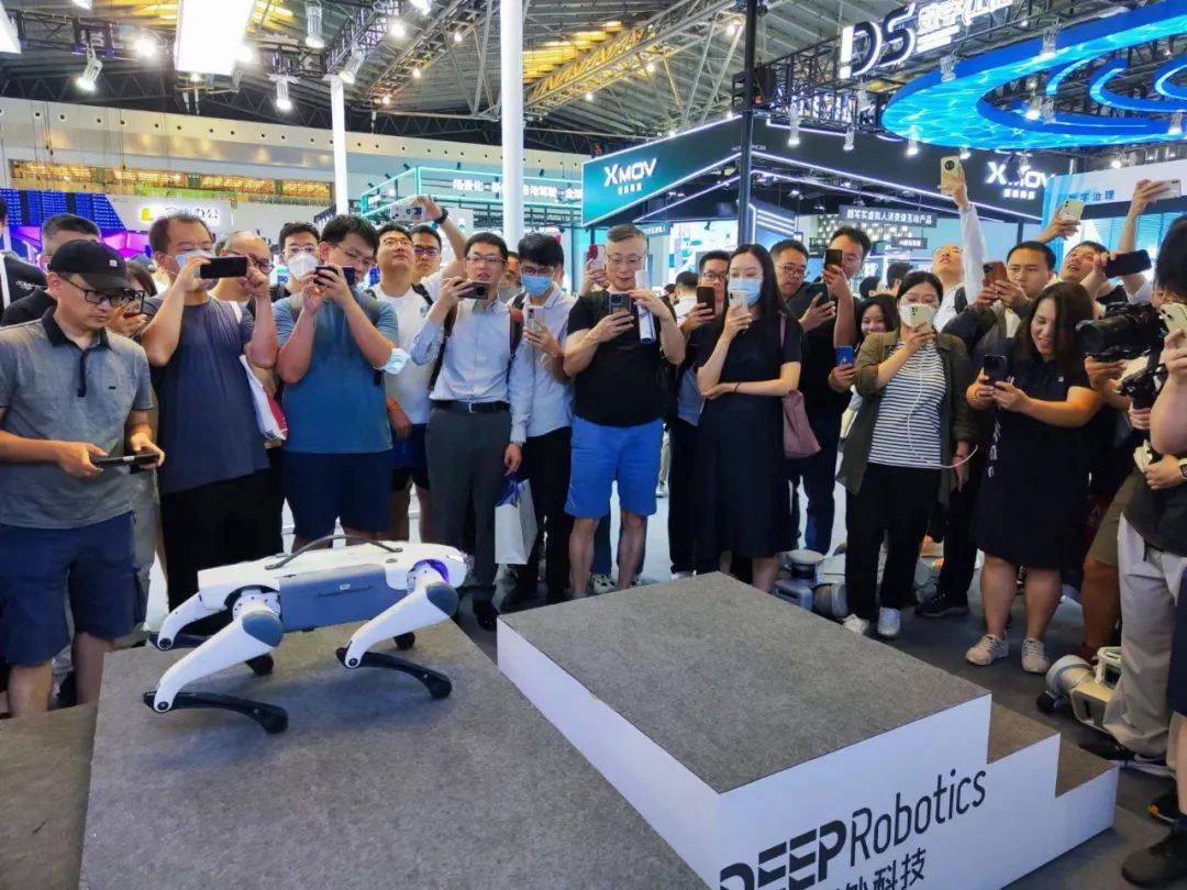 “具身智能”引爆机器人产业，看绝影Lite3/X20四足机器人有何特别之处？