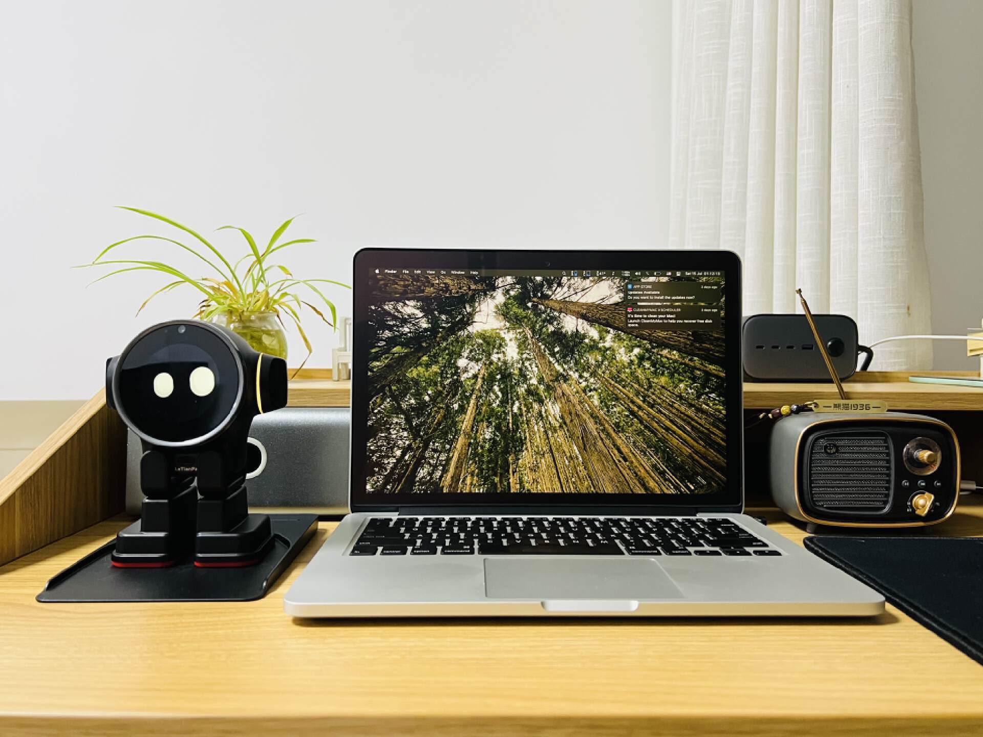 乐天派AI桌面机器人提供的正能量情绪价值直接拉满，妥妥的治愈系