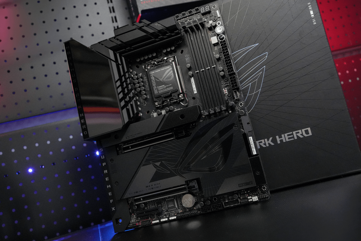 英特尔酷睿第14代处理器i7-14700K首发评测：AI超频，性能无敌