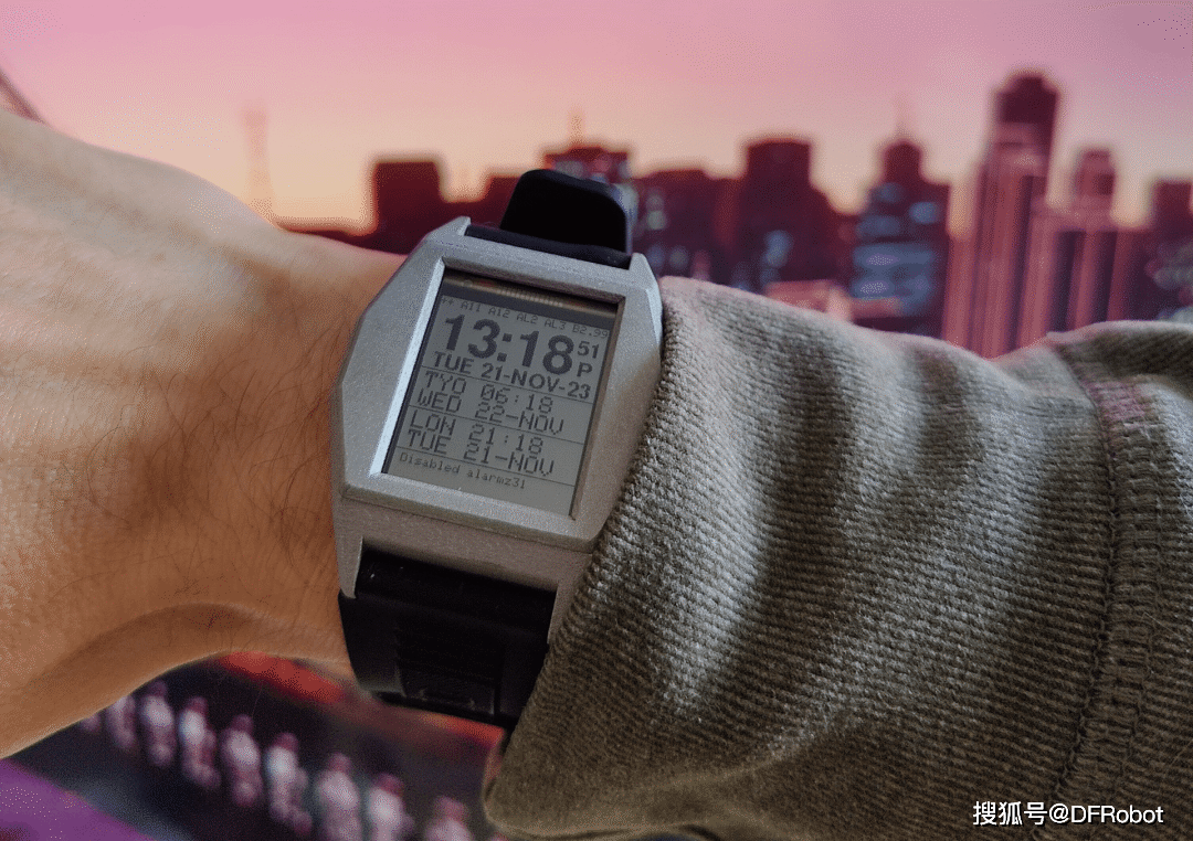 具有271个独立的RGB LED灯的机器人｜DF创客周刊（第62期）