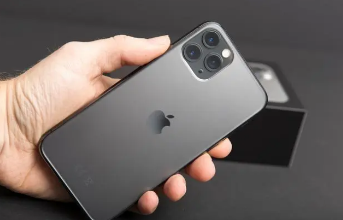iPhone 15手机是否支持高刷新率？高刷新率的优势有哪些？