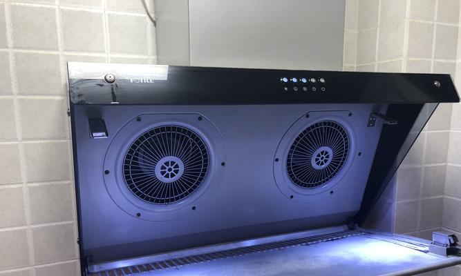 以皇冠牌油烟机如何实现自动清洗？（全新科技助力油烟机清洁的）