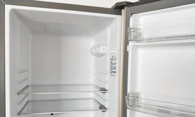 以冰箱带bcd，探究现代生活的便捷之道（冰箱的性变革与人们的日常生活）