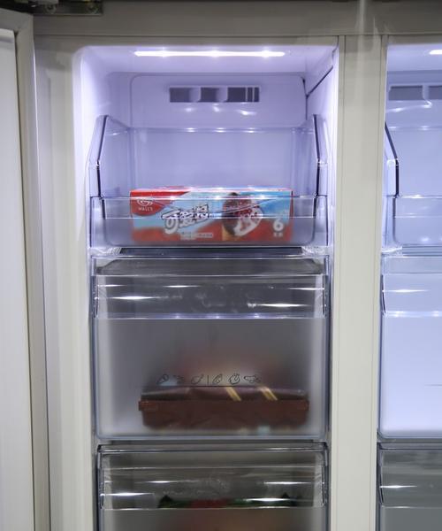 以冰箱带bcd，探究现代生活的便捷之道（冰箱的性变革与人们的日常生活）