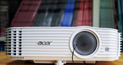 投影仪插上后没有反应怎么办（解决投影仪无法启动的常见问题及解决方法）