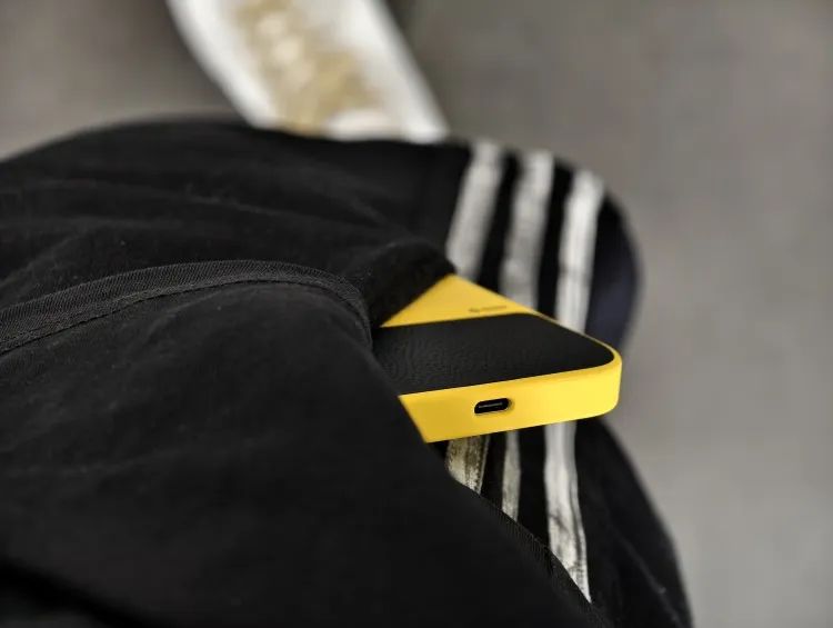 乔布斯好不容易取消的物理键盘，又被这家公司加回来了