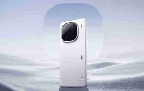 iqoo 13 再度曝光：骁龙 8 gen 4＋2k 直屏 四窄边设计 