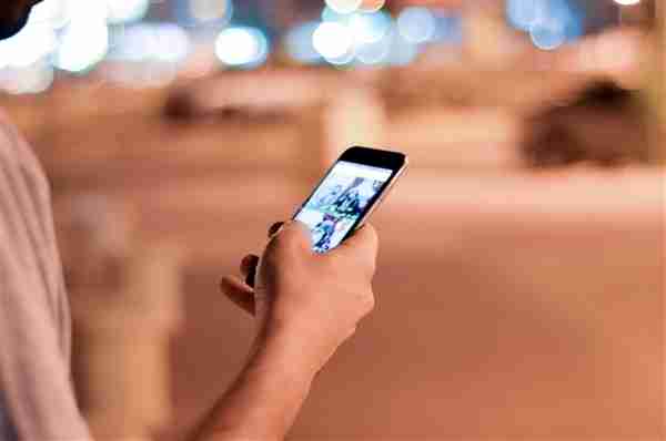iPhone现在有啥值得买！越来越多国产手机厂商宣布领先苹果