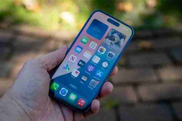 iPhone卖不动了！郭明錤称Apple智能效果不显著