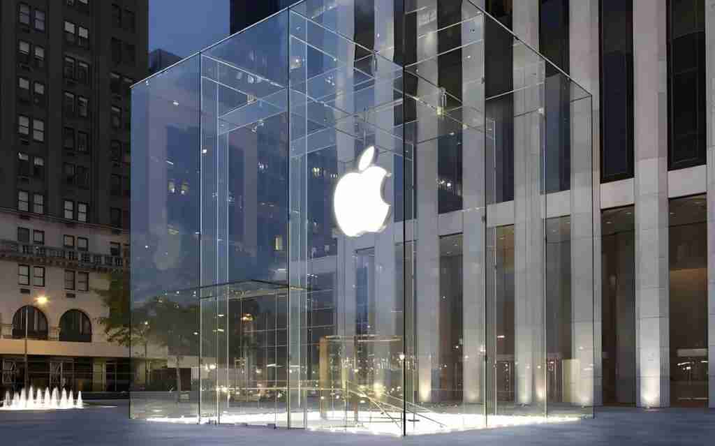  苹果股价暴跌预警！iPhone 卖不动，AI 也玩不转 