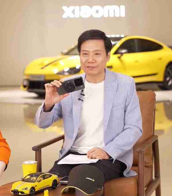 雷军首曝小米可换镜头手机：磁吸式相机级镜头引关注