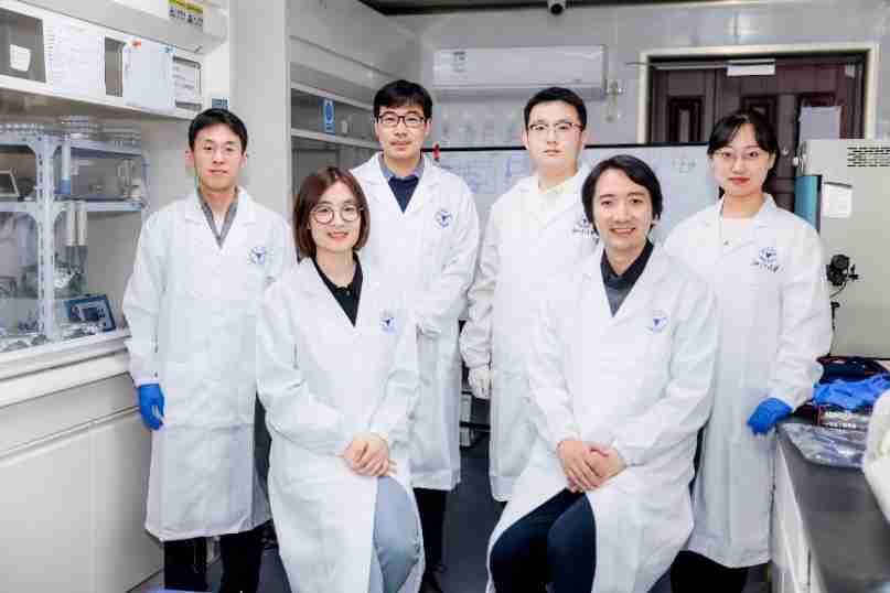 浙大《自然》发布，新型半导体技术造就世界最小LED