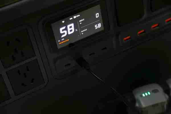 DJI Power 2000 评测：重新定义户外用电的自由与安全感 